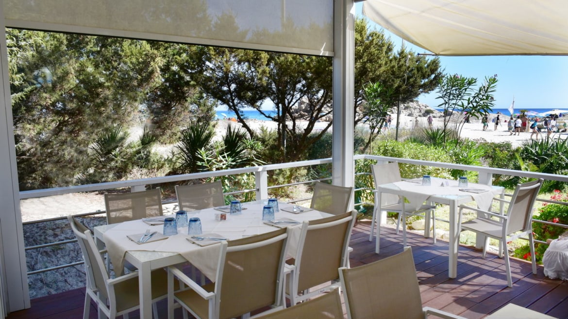 Restaurant au bord de la mer